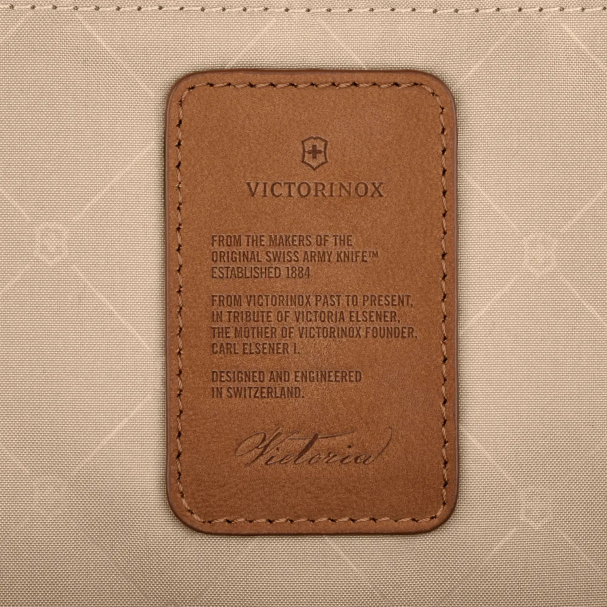 Victoria Signature Beauty Case, by Victorinox