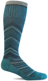 Calcetines de compresión graduados moderados Full Flattery para mujer - Ajuste ancho en pantorrilla de Sockwell Socks