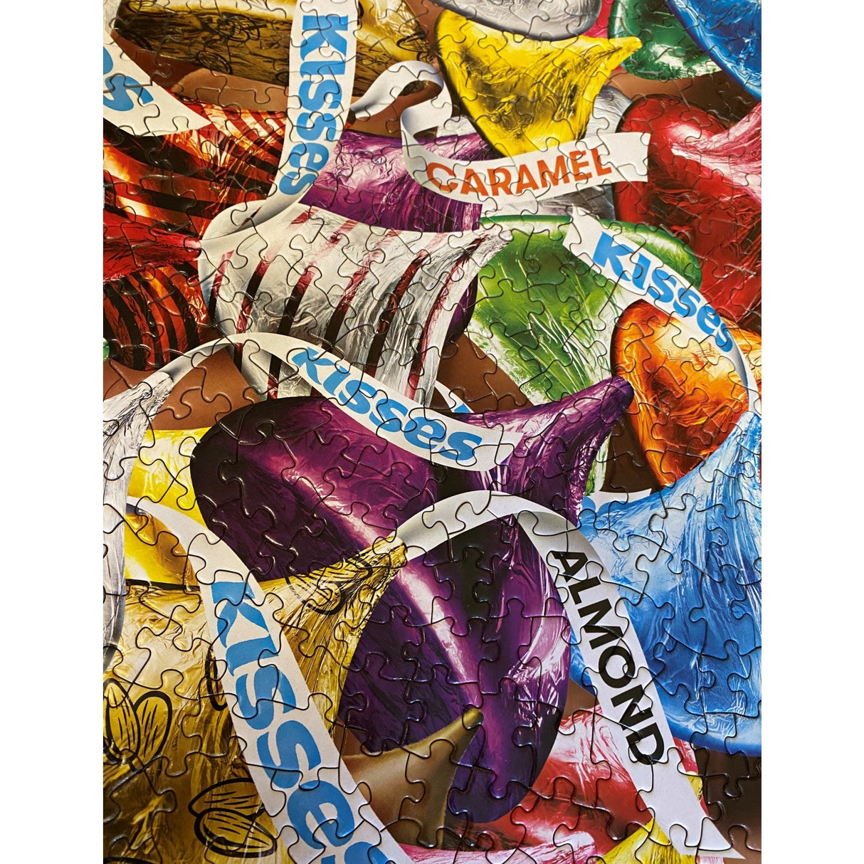 Hershey's Kisses - 500 Piece Shaped Jigsaw Puzzle