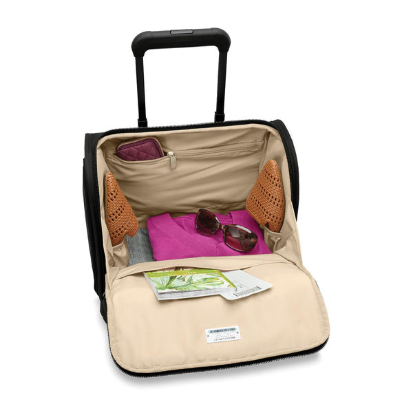 Baseline Collection Cabin Spinner by Briggs & Riley (BLU116SP)